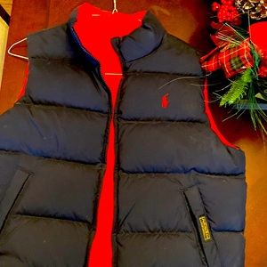 Polo vest.